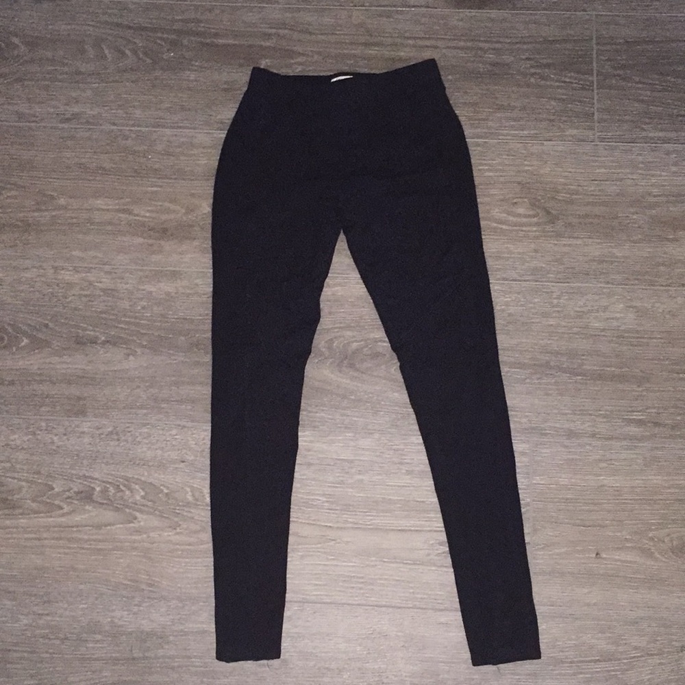 Black leggings